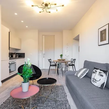 T2 Neuf Clim Balcon Garibaldi Acropolis شقة *