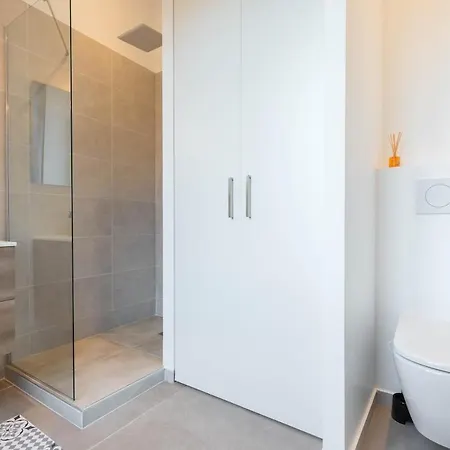 T2 Neuf Clim Balcon Garibaldi Acropolis Apartment